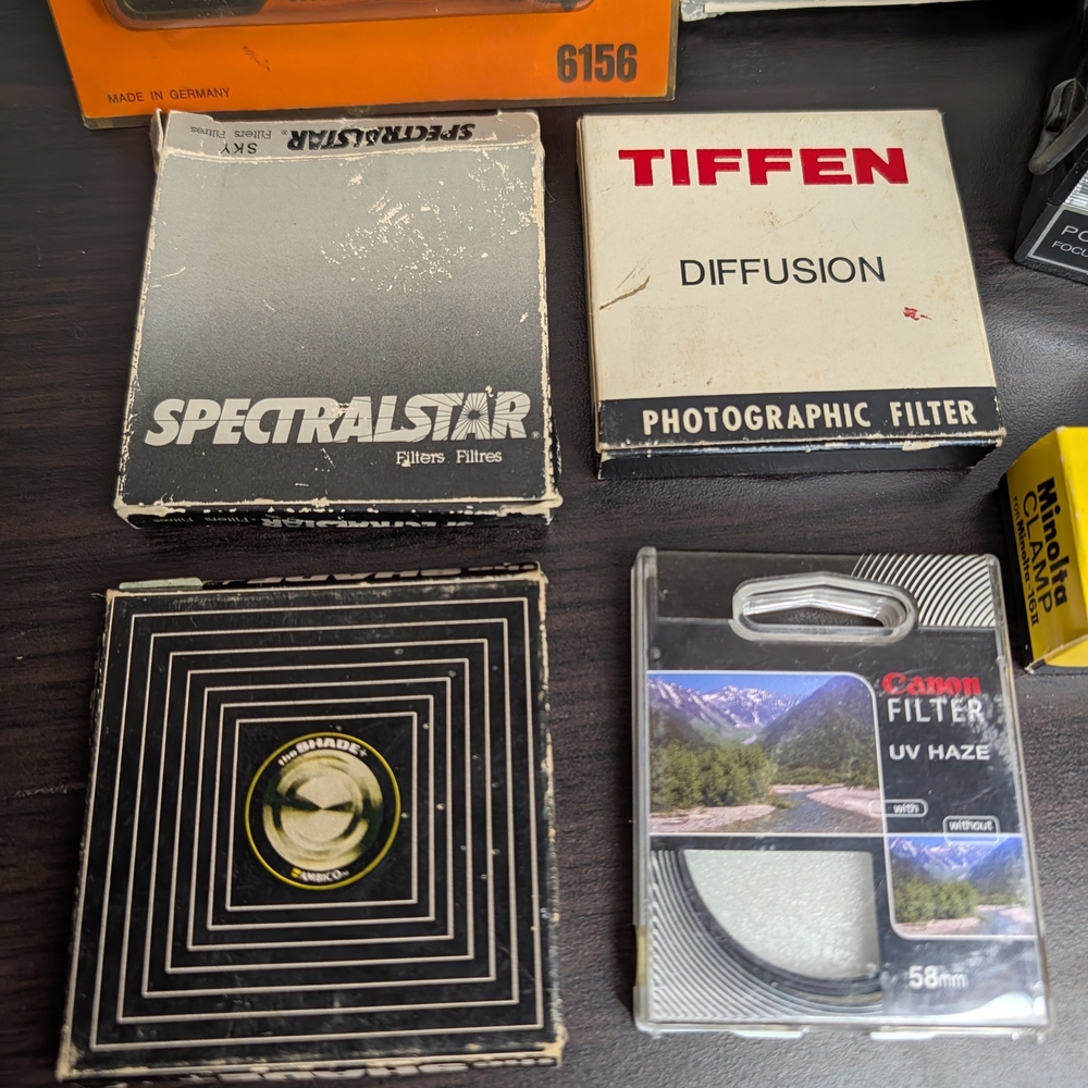 Vintage Camera Accessories Lot- Minolta, Ricoh Wireless Shutter, Polaroid, Flash - Picture 2 of 9